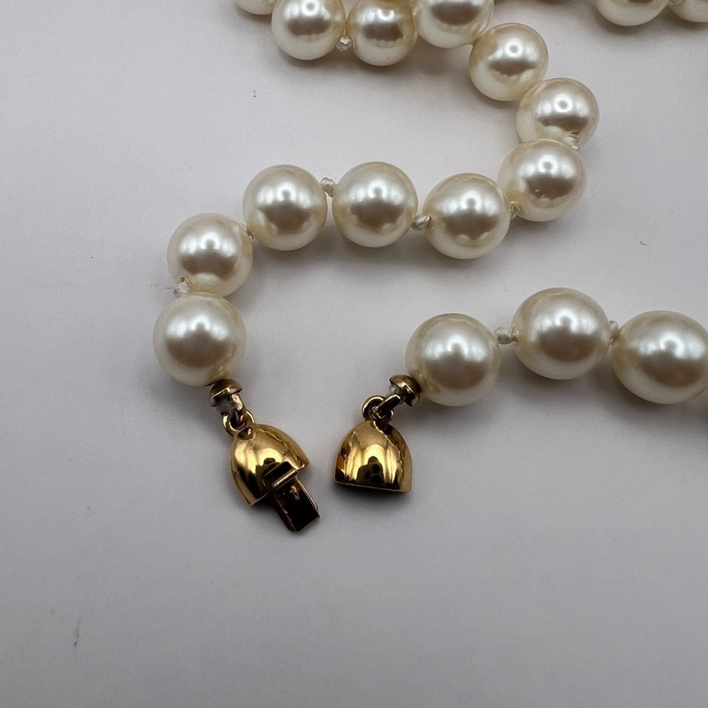Vintage Monet hand knotted pearl necklace - Picture 4 of 7